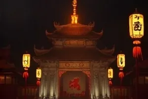 流动餐车停在乡镇集市旁的美食纪实封面